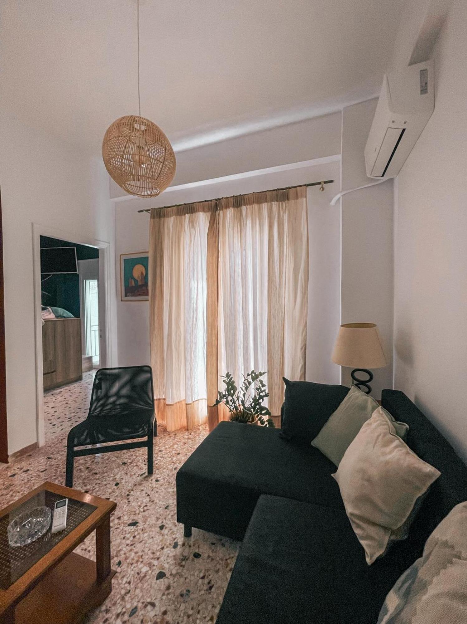 Apartment Near Metro + Port Pireu Exterior foto
