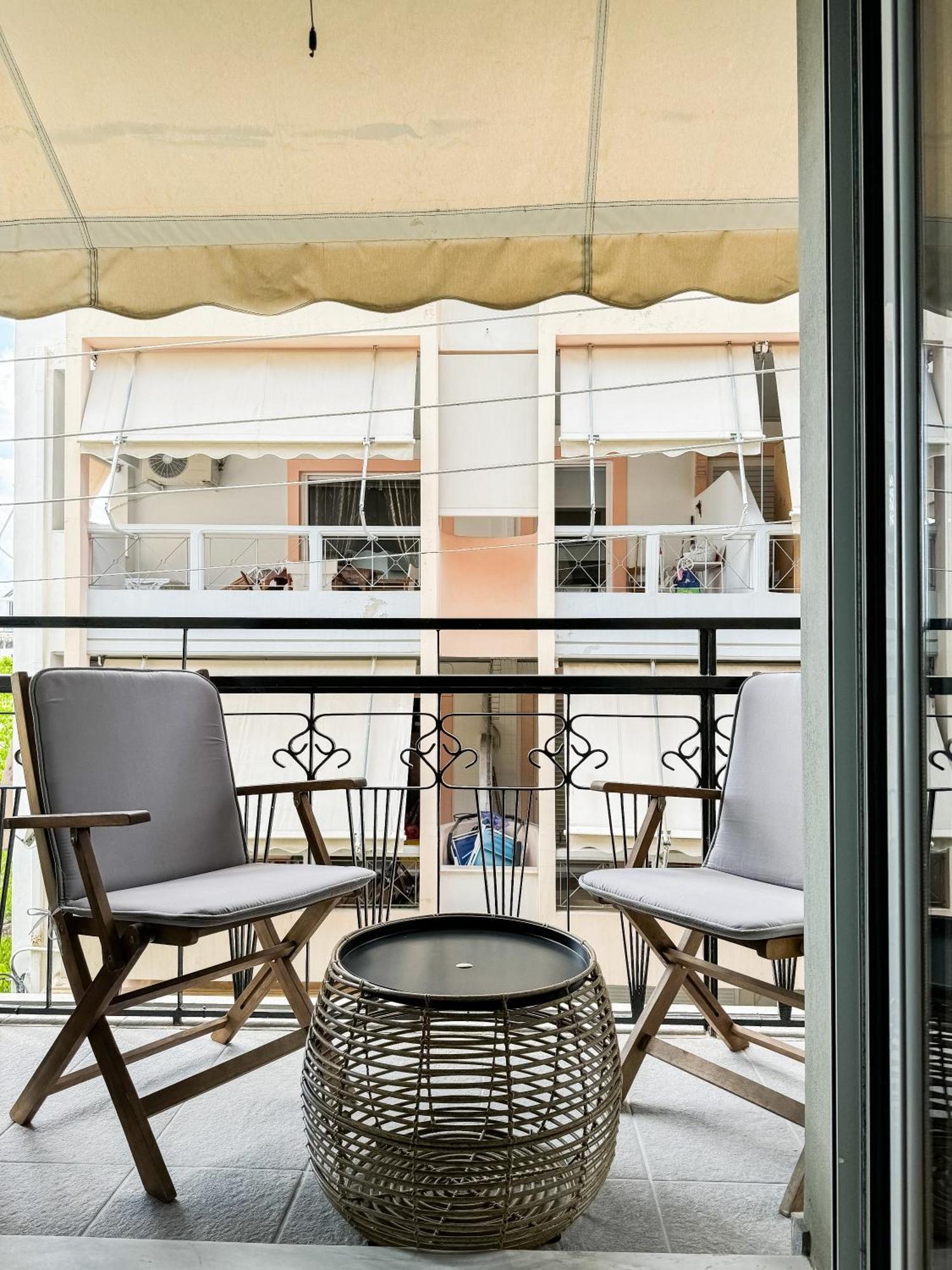 Apartment Near Metro + Port Pireu Exterior foto